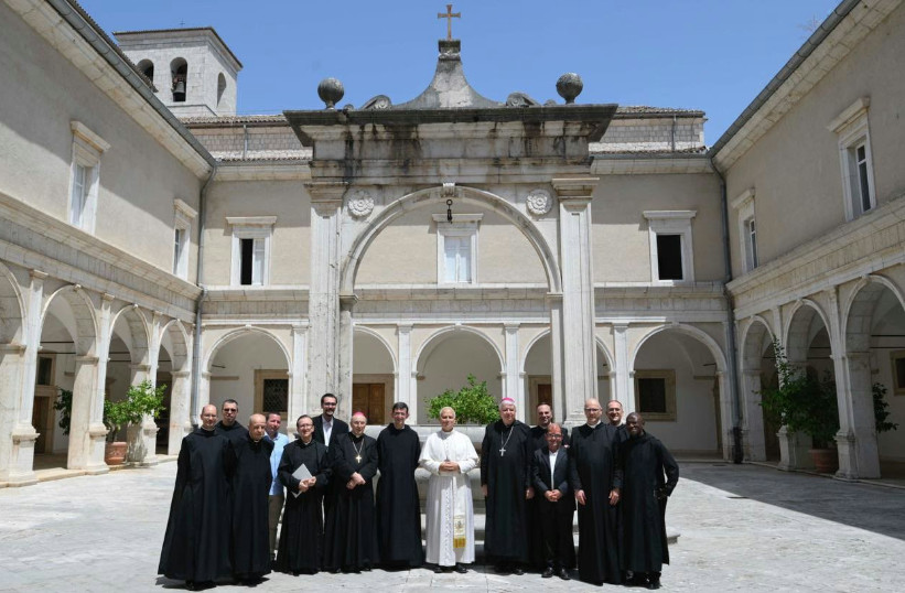 Visite surprise du pape à l’abbaye du Mont Cassin