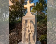 Bénédiction d’un calvaire de la Sainte Famille à Cotignac