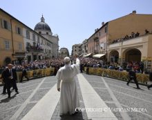 « Nous souhaitons un Dieu qui intervienne d’en haut pour arracher immédiatement l’ivraie »
