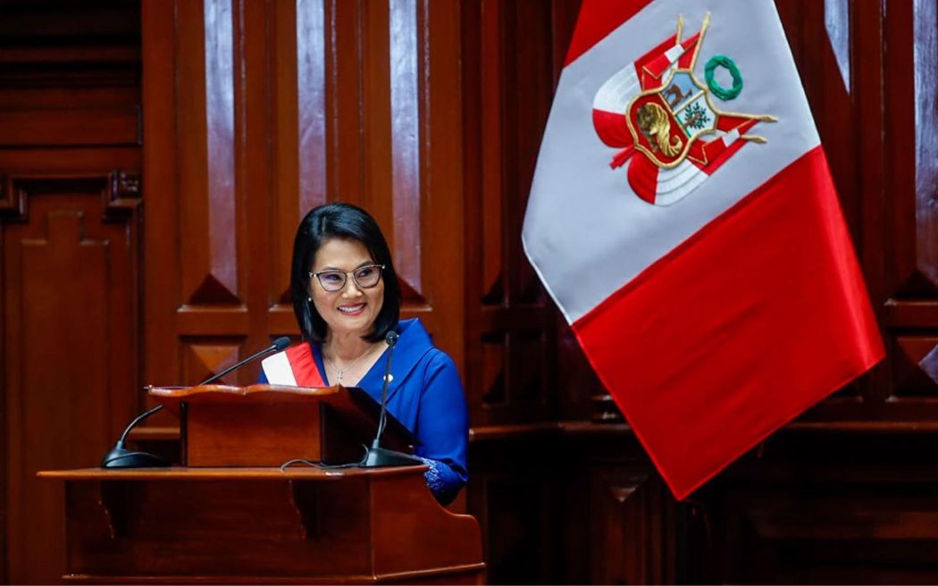 Pérou : la présidente Keiko Fujimori jure de reconnaître l’importance de l’Église catholique