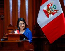 Pérou : la présidente Keiko Fujimori jure de reconnaître l’importance de l’Église catholique