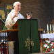 Bénédiction d’une union entre personnes du même sexe : le cardinal Radcliffe sera-t-il excommunié ?