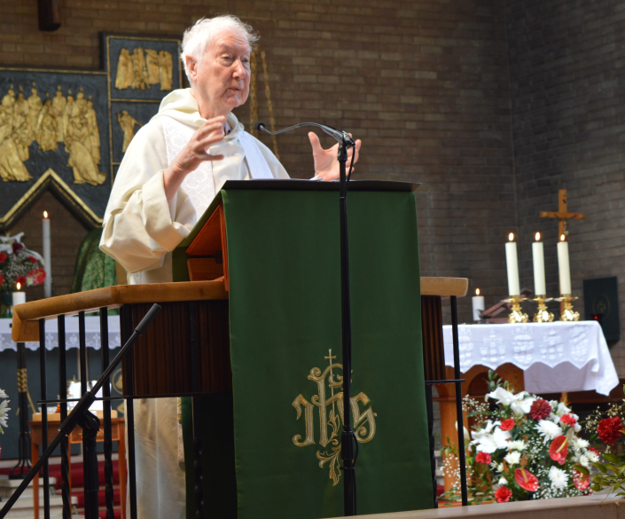 Bénédiction d’une union entre personnes du même sexe : le cardinal Radcliffe sera-t-il excommunié ?