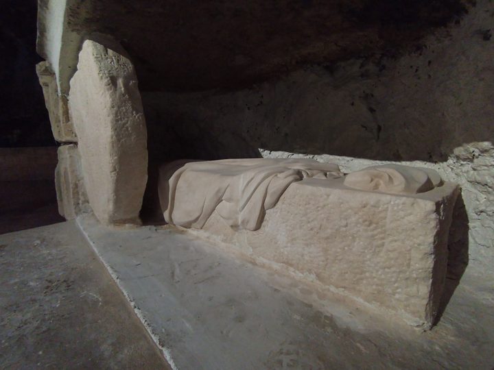 À la Sainte-Baume, le tombeau vide du Christ désormais sculpté au cœur de la grotte