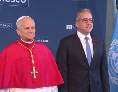 Visite du pape Léon XIV à l&rsquo;UNESCO : La dignité de chaque personne demeure intacte même dans les circonstances les plus vulnérables, jusqu&rsquo;à la mort