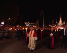 Prière du chapelet et procession aux flambeaux avec Léon XIV : le soutien et l&rsquo;intercession de Marie ne sont pas accessoires au chrétien