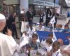 Les élèves d’une école catholique hors contrat accueillent le pape à Metz