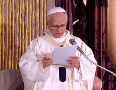 Messe célébrée par le pape Léon XIV en la cathédrale Saint-Etienne de Metz : « l’importance première de la famille en tant que fondement de la société »