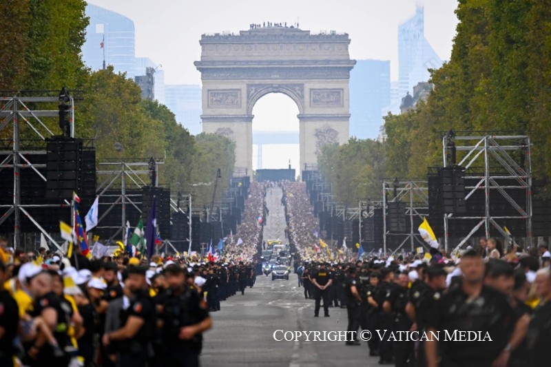 Du pied de la guillotine, Léon XIV invite la France à se reconstruire sur ses racines de foi