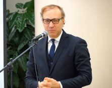 Ghaleb Bencheikh voit les soutanes comme un « mimétisme » des islamistes