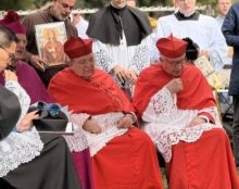 Amsterdam: Les cardinaux Burke et Eijk au rosaire de réparation, avec la messe traditionnelle