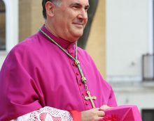 « Nous ne savons toujours pas comment célébrer de manière à faire ressortir toute la splendeur de la liturgie. »