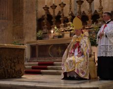 Vêpres pontificales célébrées par Mgr Schneider au Panthéon de Rome