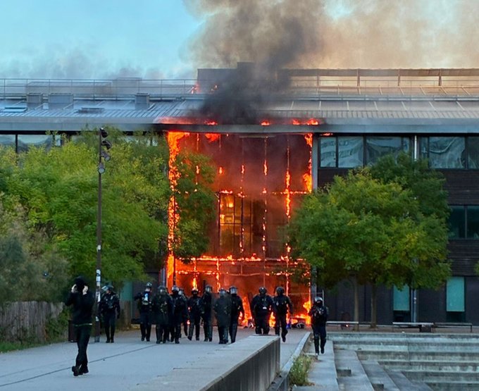 Les blocages des lycées peuvent constituer l’étincelle d’un mouvement massif et violent manipulé par LFI