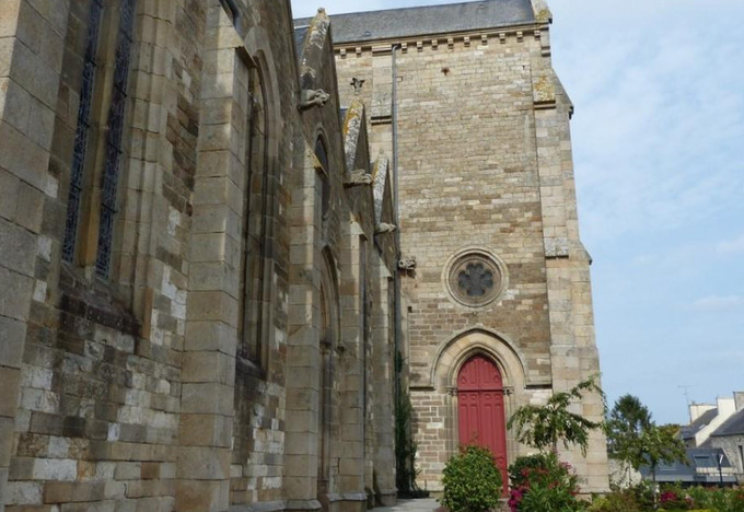 Tentative d&rsquo;incendie de l&rsquo;église de Ploubalay (22)