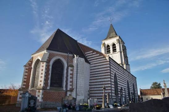 Deux églises profanées dans le Nord