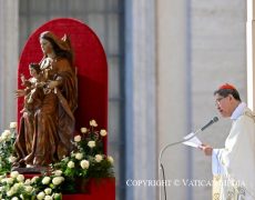 « Le monde n’a pas d’avenir sans familles fortes, ouvertes au don des enfants et attentives à leur éducation et à leur épanouissement. »